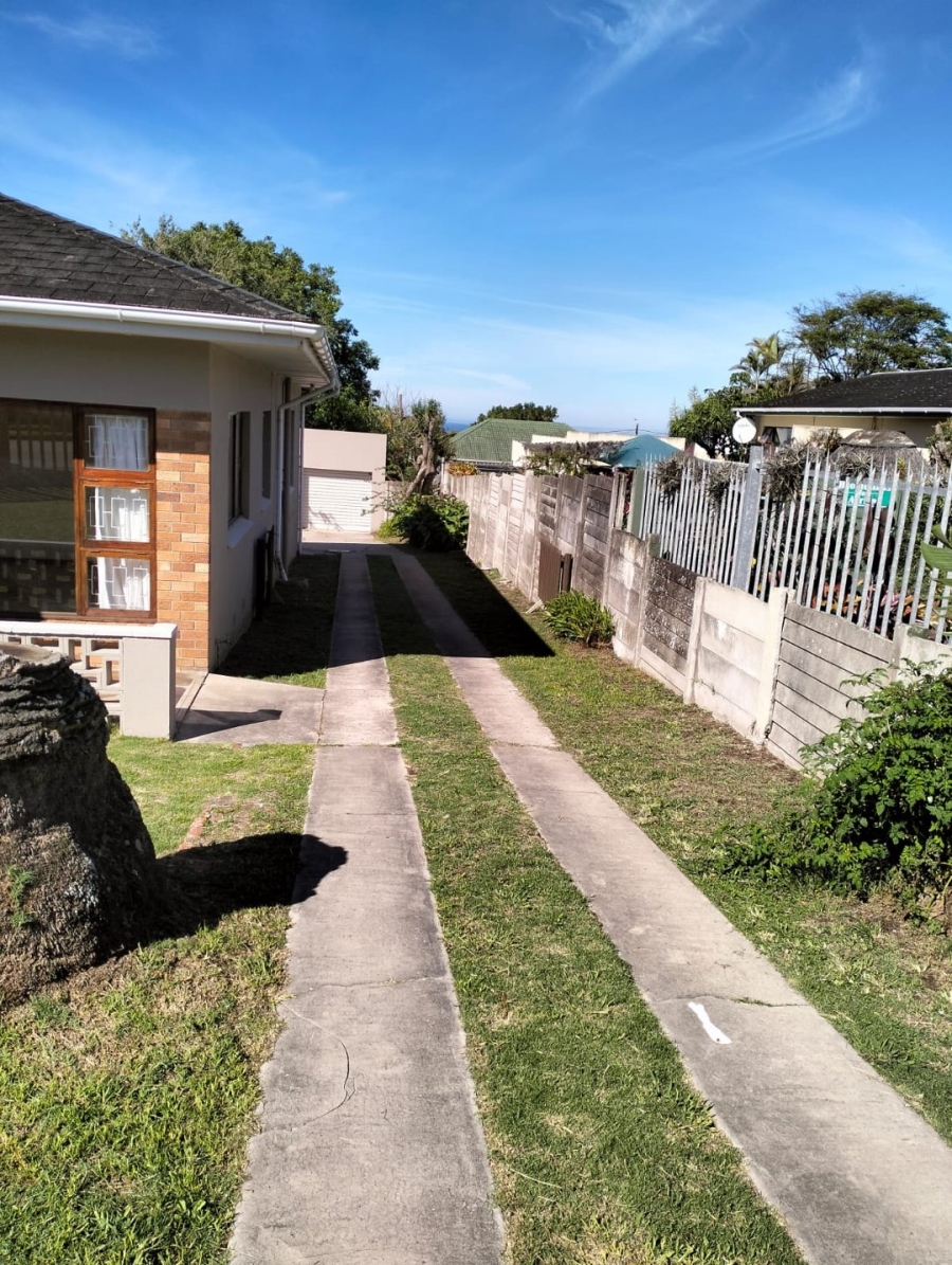 5 Bedroom Property for Sale in Sunnyridge Eastern Cape